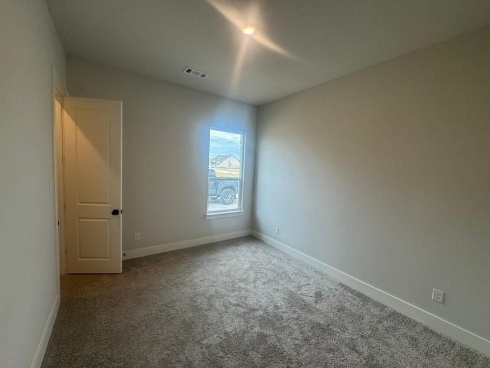 814 Valley Ridge Road. Van Alstyne, TX 75495