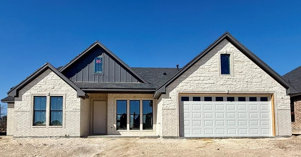 5613 King Mill Circle. San Angelo, TX 76904