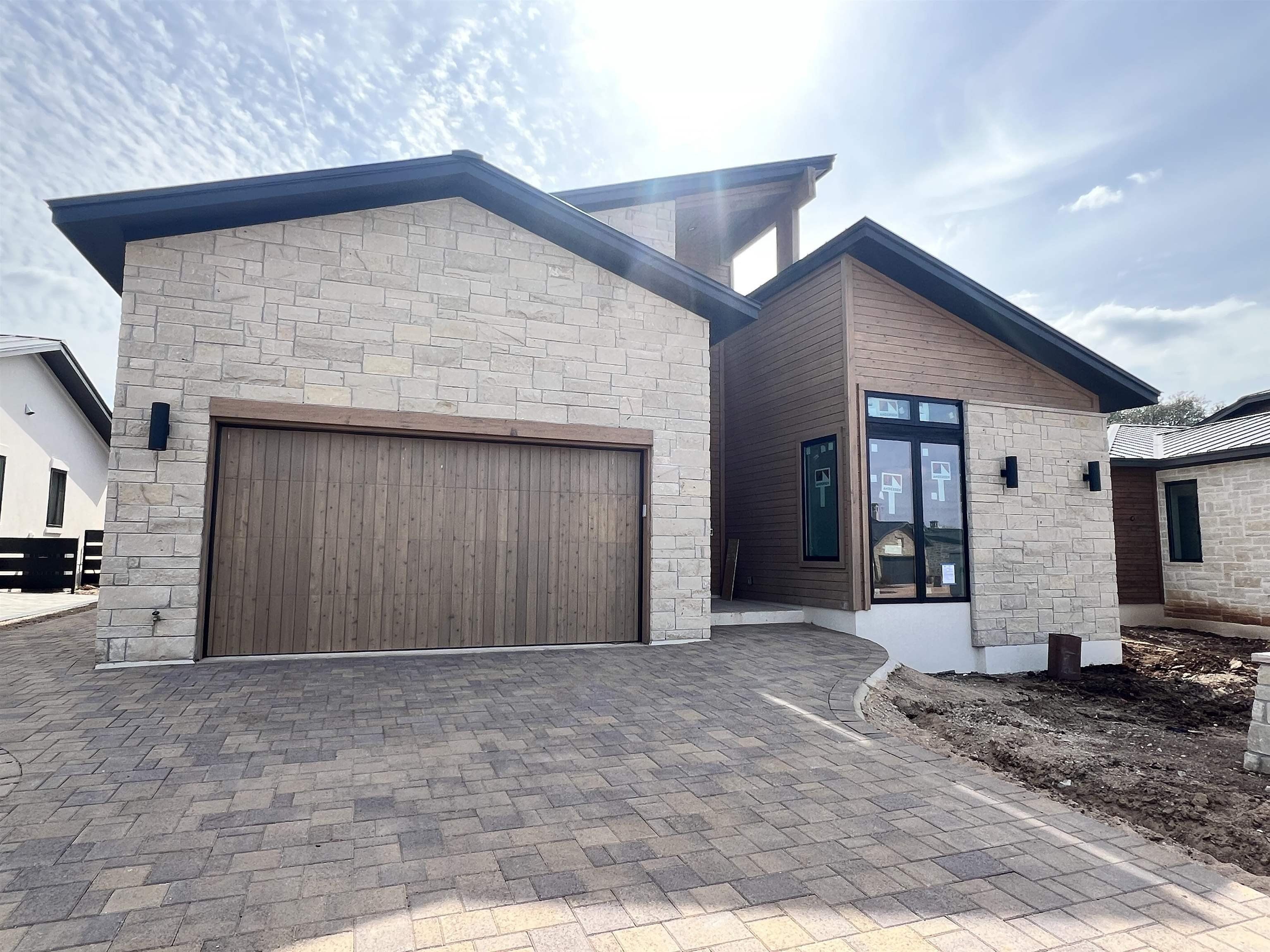 119 Azalea Loop. Horseshoe Bay, TX 78657