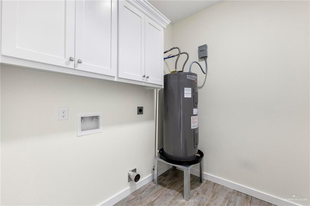 313 Barcelona Street. Donna, TX 78537