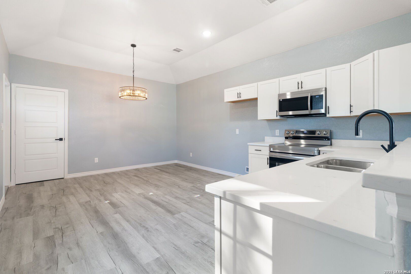 2218 W Wildwood Dr. San Antonio, TX 78201