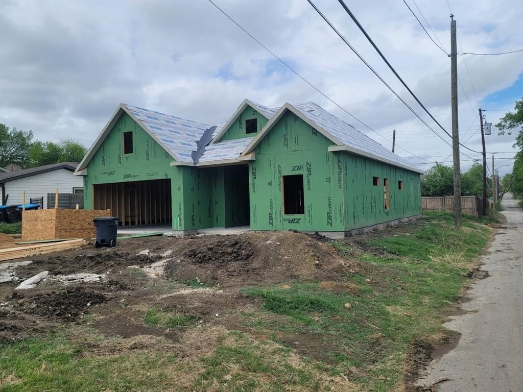 625 Atlanta Street. Fort Worth, TX 76104