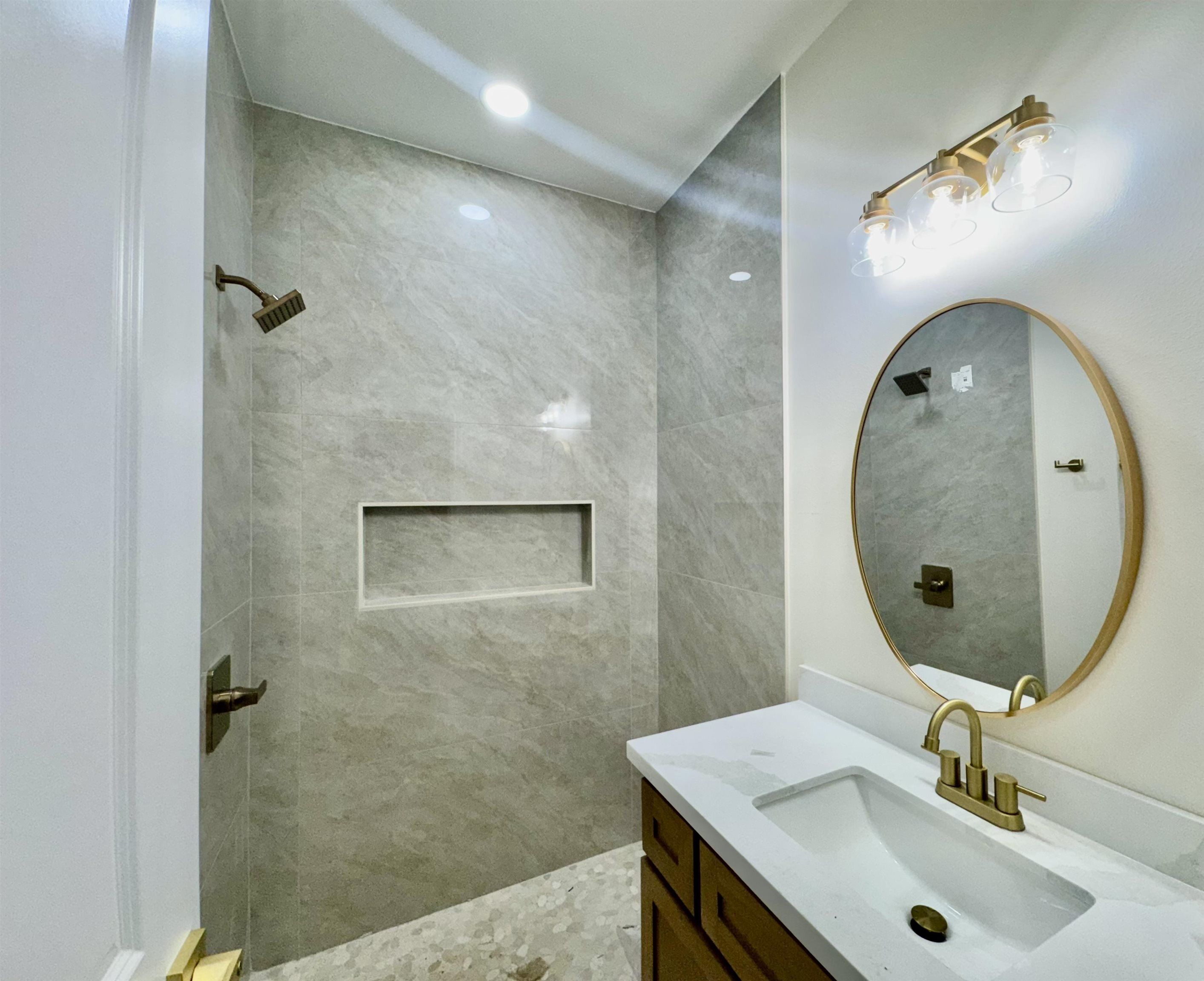 6003 Heather Loop. Laredo, TX 78043