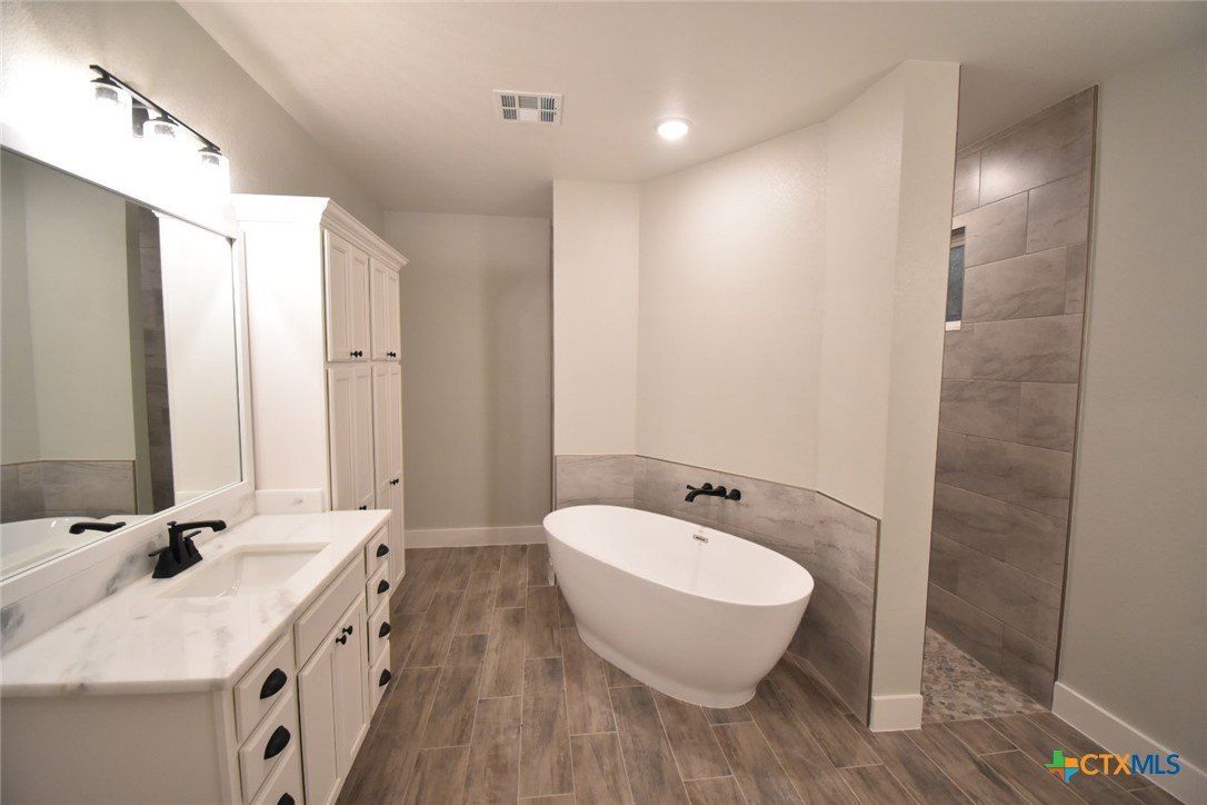 Lot 5 Leon River. Belton, TX 76513