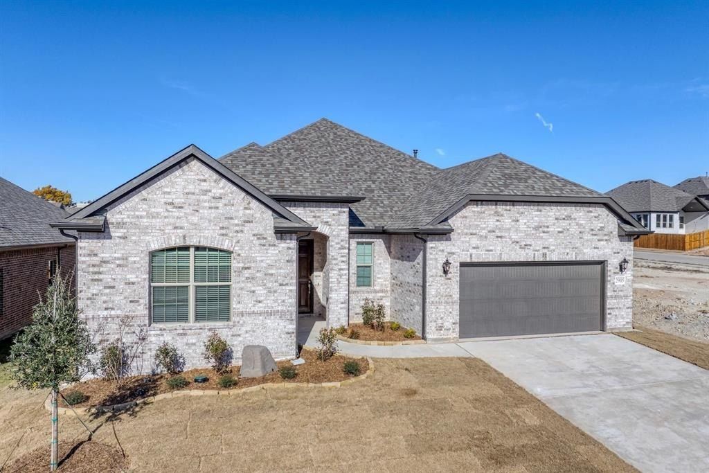 250 Jasper Lane. Van Alstyne, TX 75495