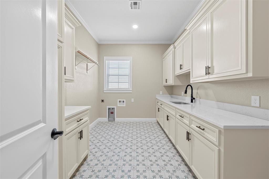 109 Water View Lane. Robinson, TX 76706