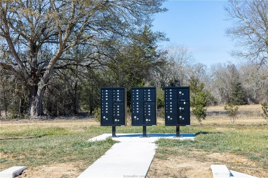 103 Pueblo Drive. Caldwell, TX 77836