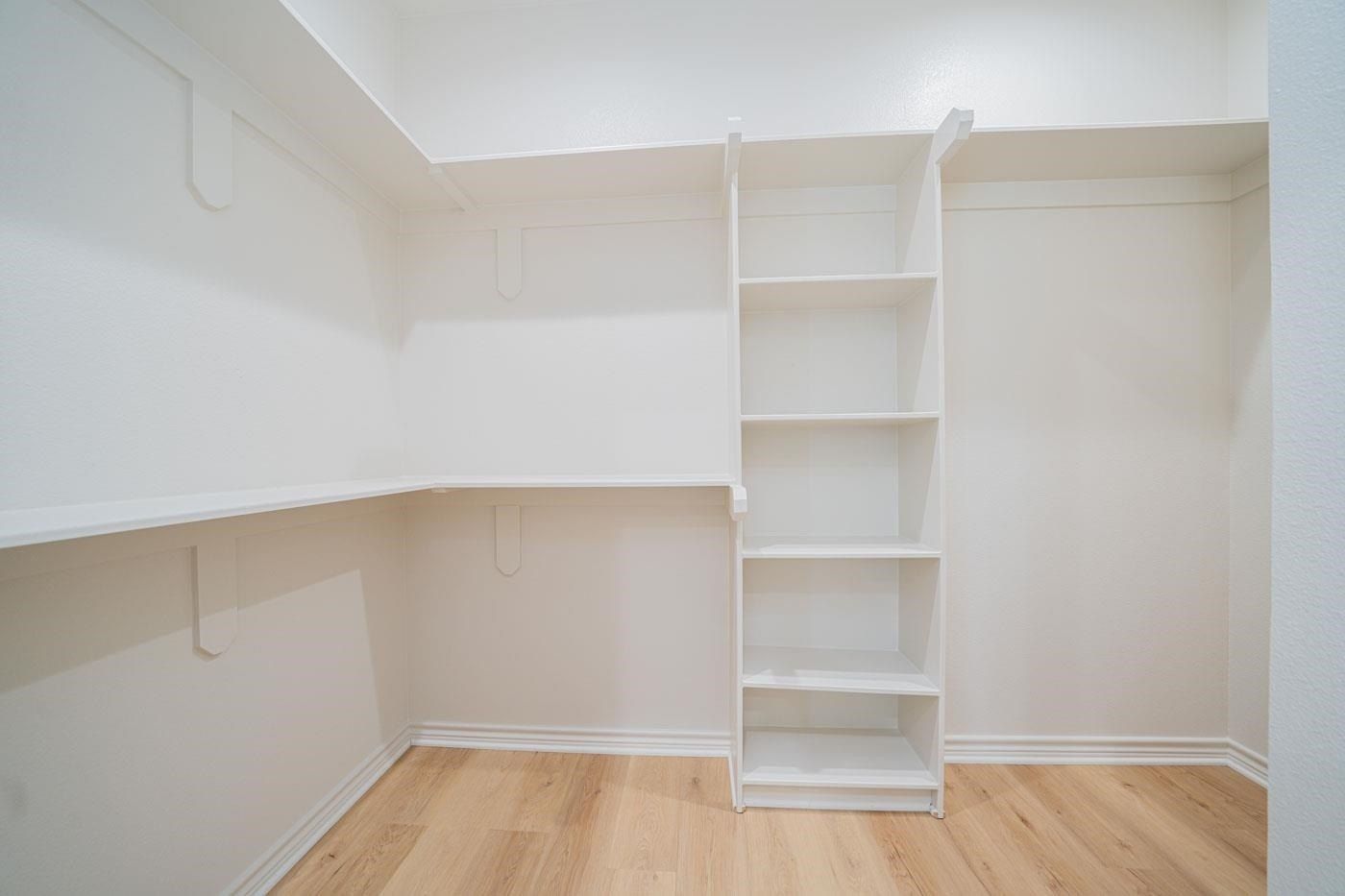 3809 Suren Way. Longview, TX 75605