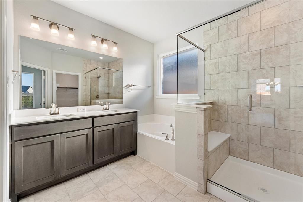 445 Pickett Creek Drive. Aledo, TX 76008