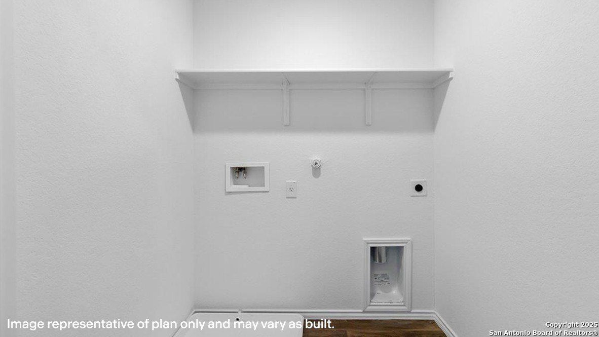 12502 Desert Fox. Converse, TX 78109