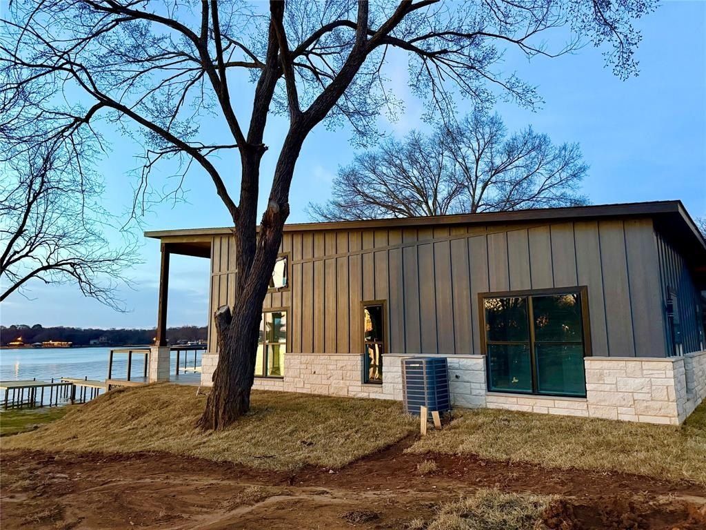11194 Lakeside Lane. Mabank, TX 75156
