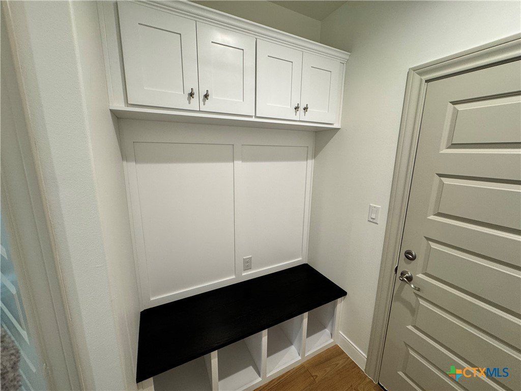 1736 Stallion Springs. Fischer, TX 78623