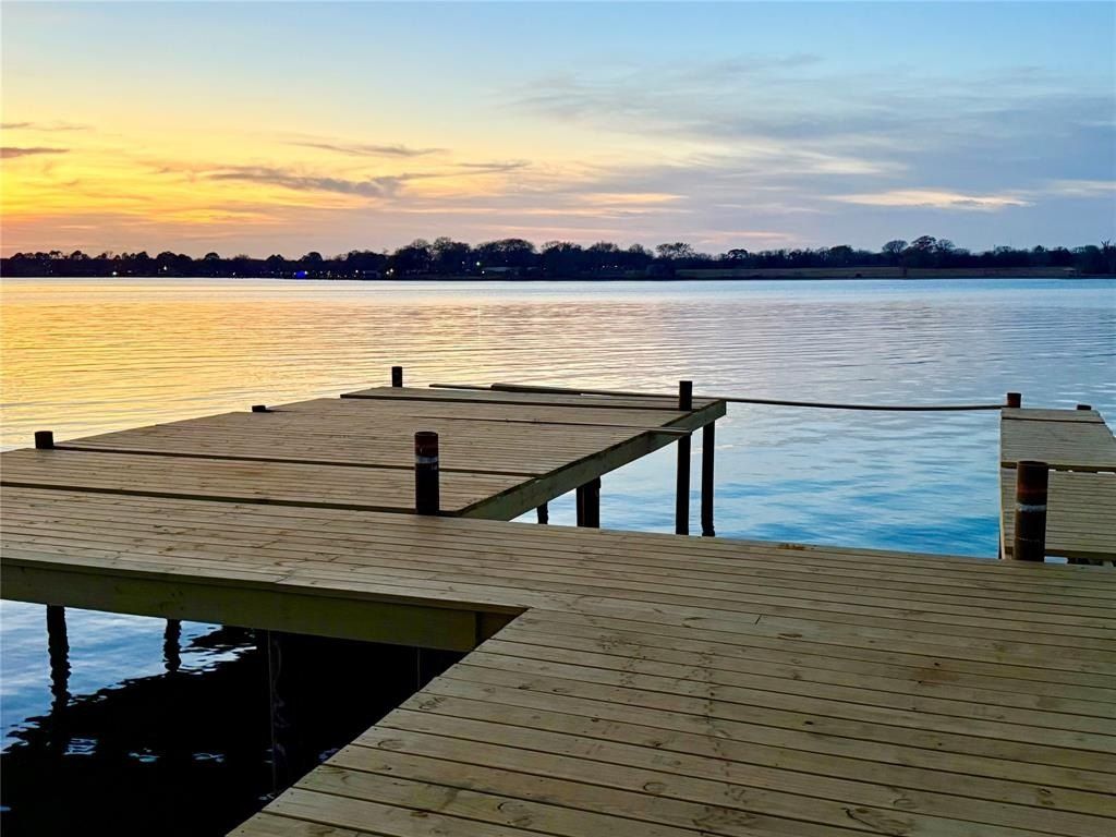 11194 Lakeside Lane. Mabank, TX 75156