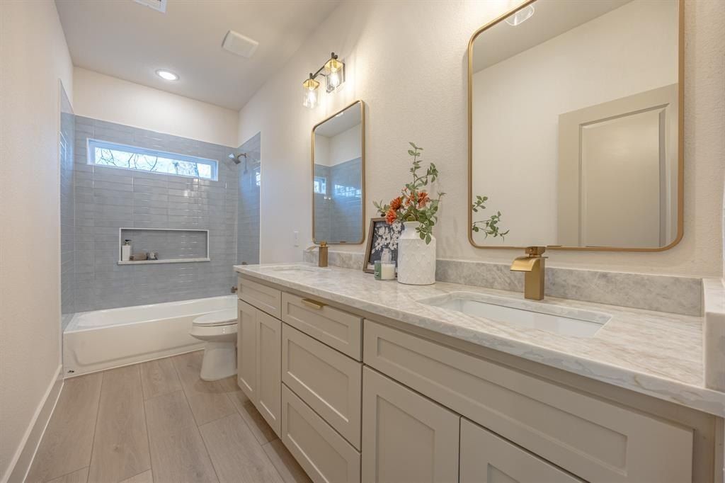 617 E Ramsey Avenue. Fort Worth, TX 76104