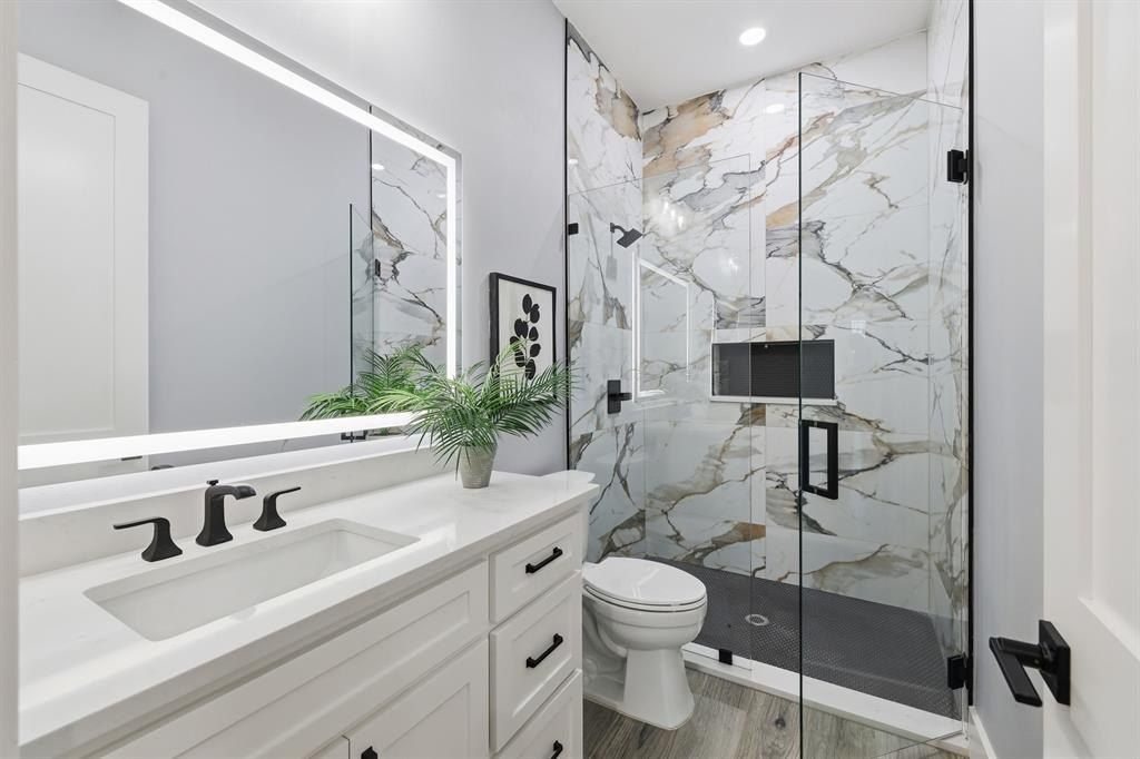 707 Ross Trail. Arlington, TX 76012