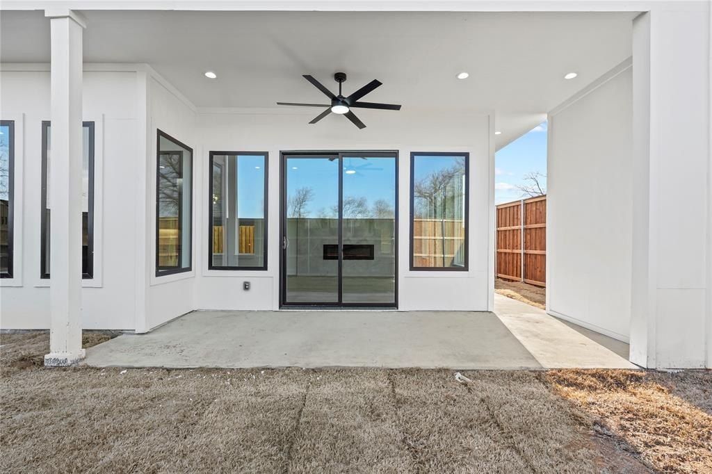 2633 Peabody Avenue. Dallas, TX 75215