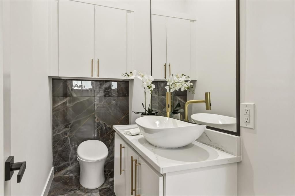 3905 Wemdon Drive. Dallas, TX 75220