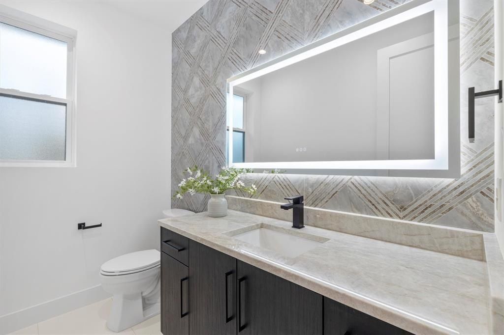 9428 Hobart Street. Dallas, TX 75218