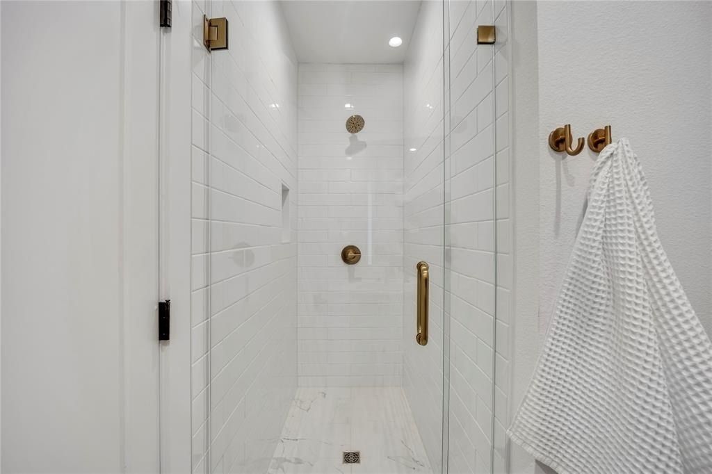 3243 Homer. Dallas, TX 75206