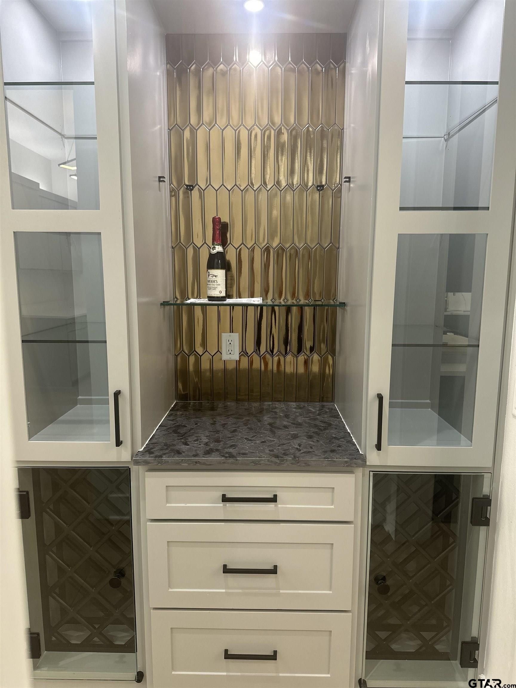 14196 Cr 2141. Troup, TX 75789