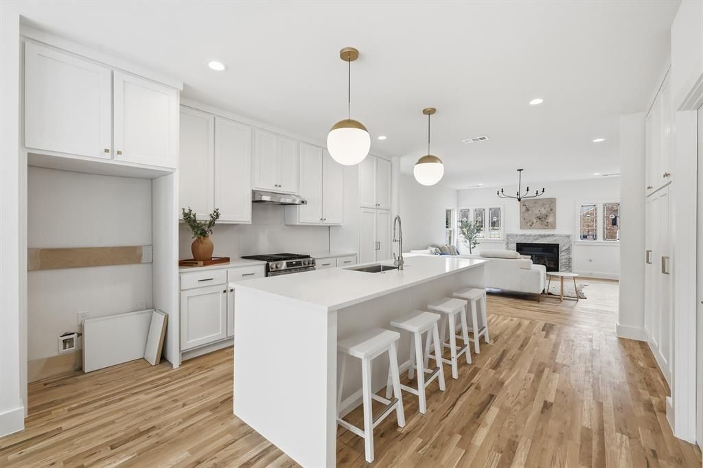 3243 Homer. Dallas, TX 75206