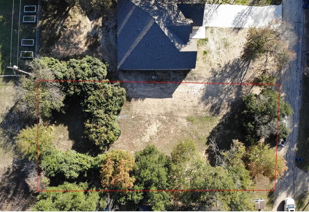 280 Autumn Wood Trail. Gun Barrel City, TX 75156