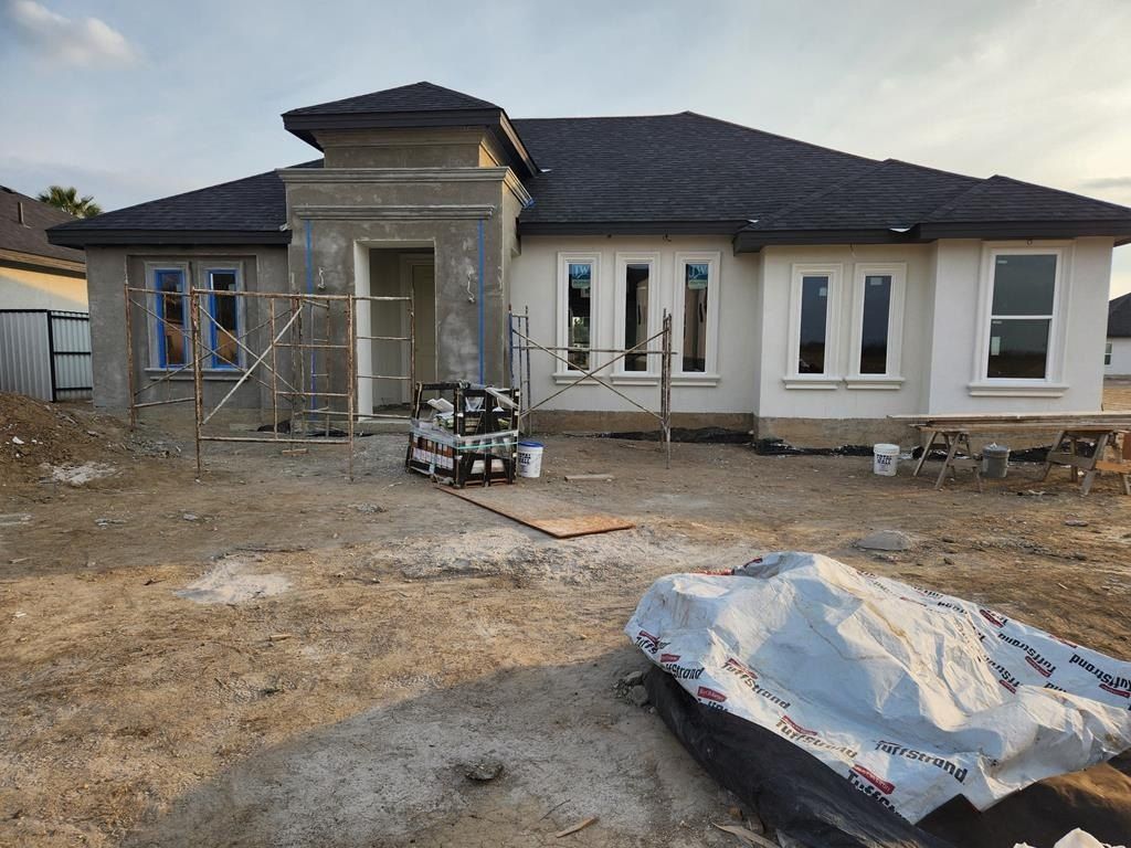 820 Ceniza Drive. Eagle Pass, TX 78852