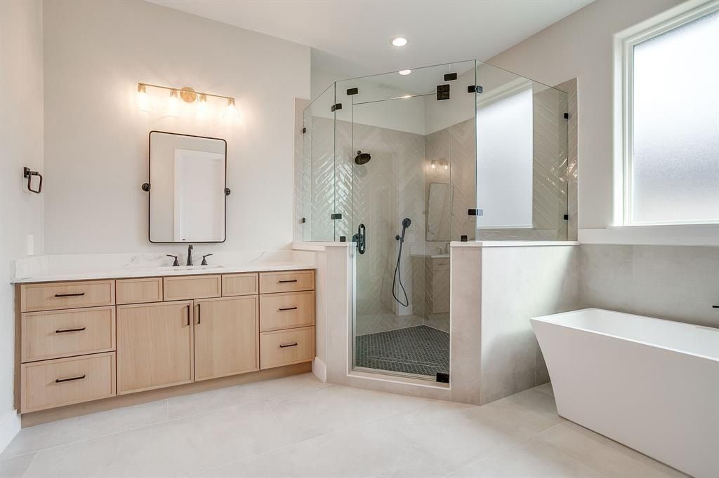 456 Acorn Trail. Granbury, TX 76049