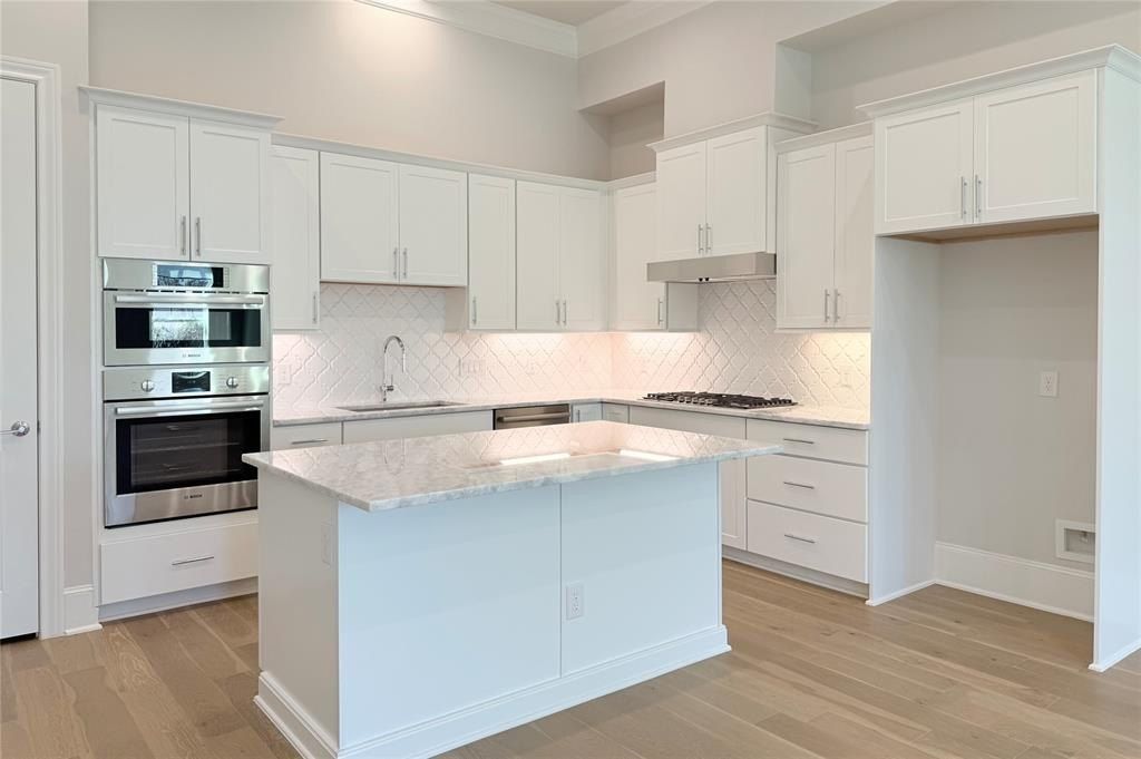 1436 N Avenue. Plano, TX 75074