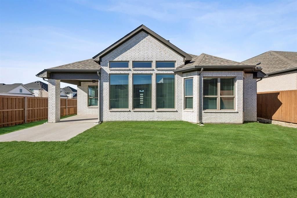 3802 Belleview Place. Crandall, TX 75114