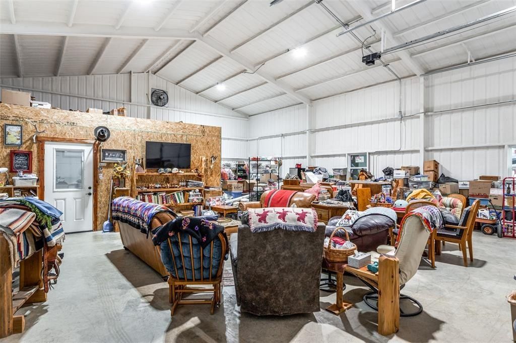 218 Homestead Court. Lipan, TX 76462