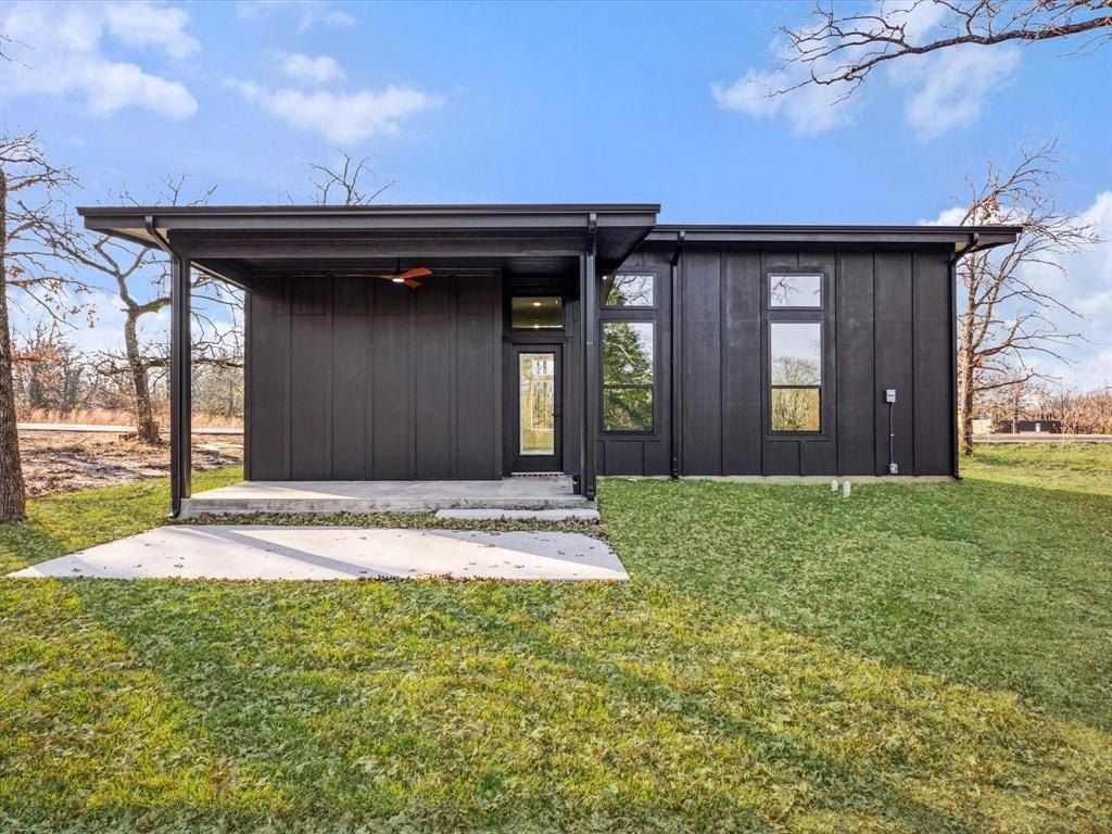 5018 Point Lavista. Malakoff, TX 75148