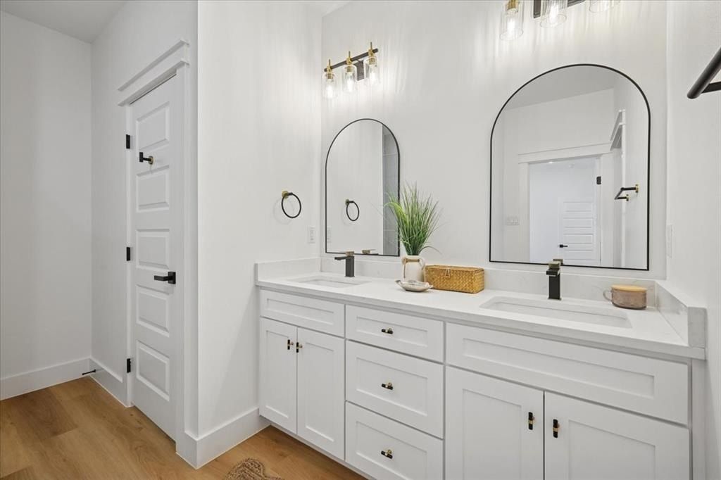 3060 Hardy Street. Fort Worth, TX 76106