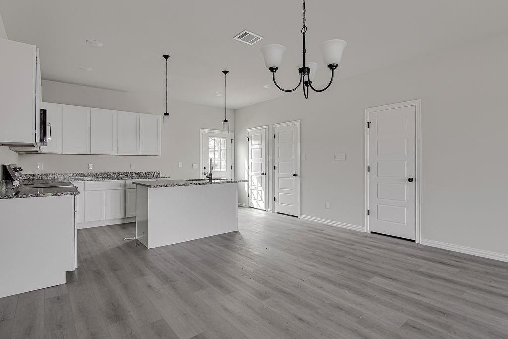 1136 E Broadway Avenue. Fort Worth, TX 76104