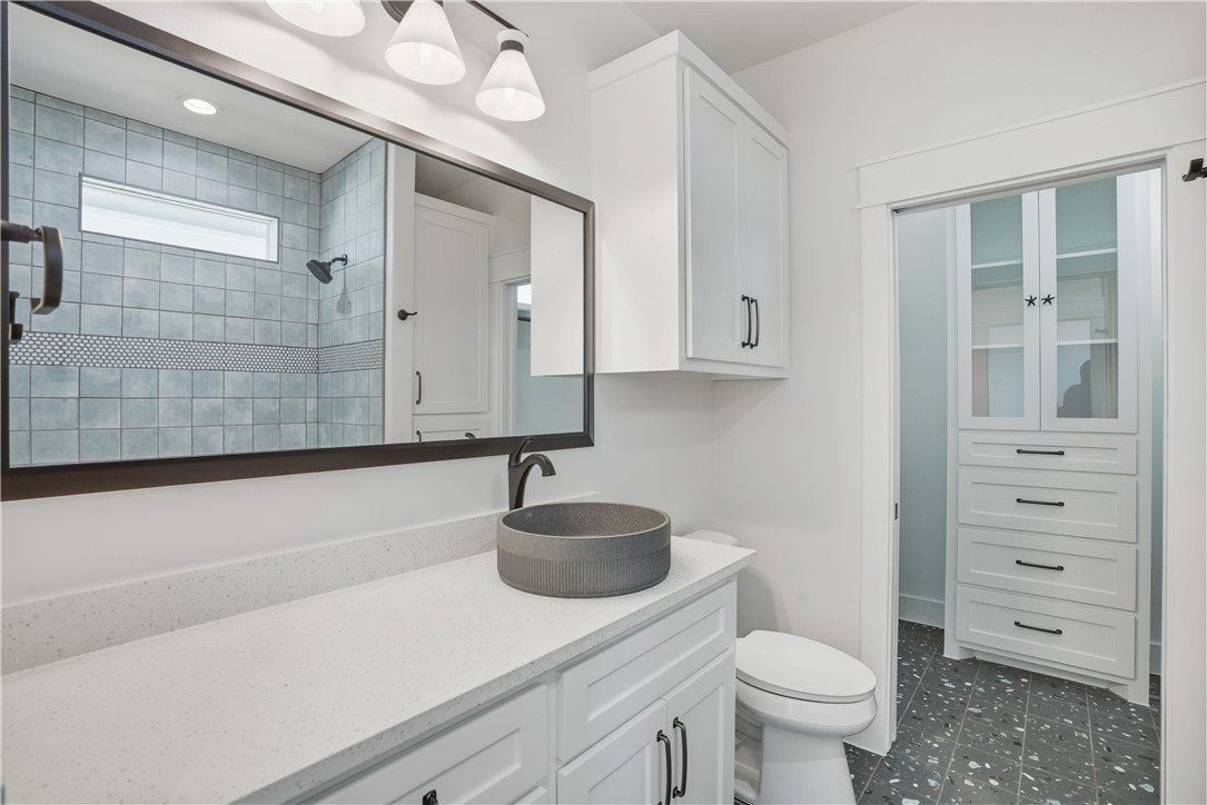 15 Tradewinds Circle. Rockport, TX 78382