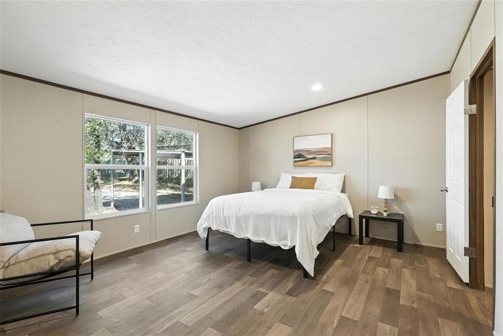 131 Kelly Court. Azle, TX 76020