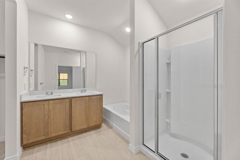 3892 Rose Hill Court. Denison, TX 75020