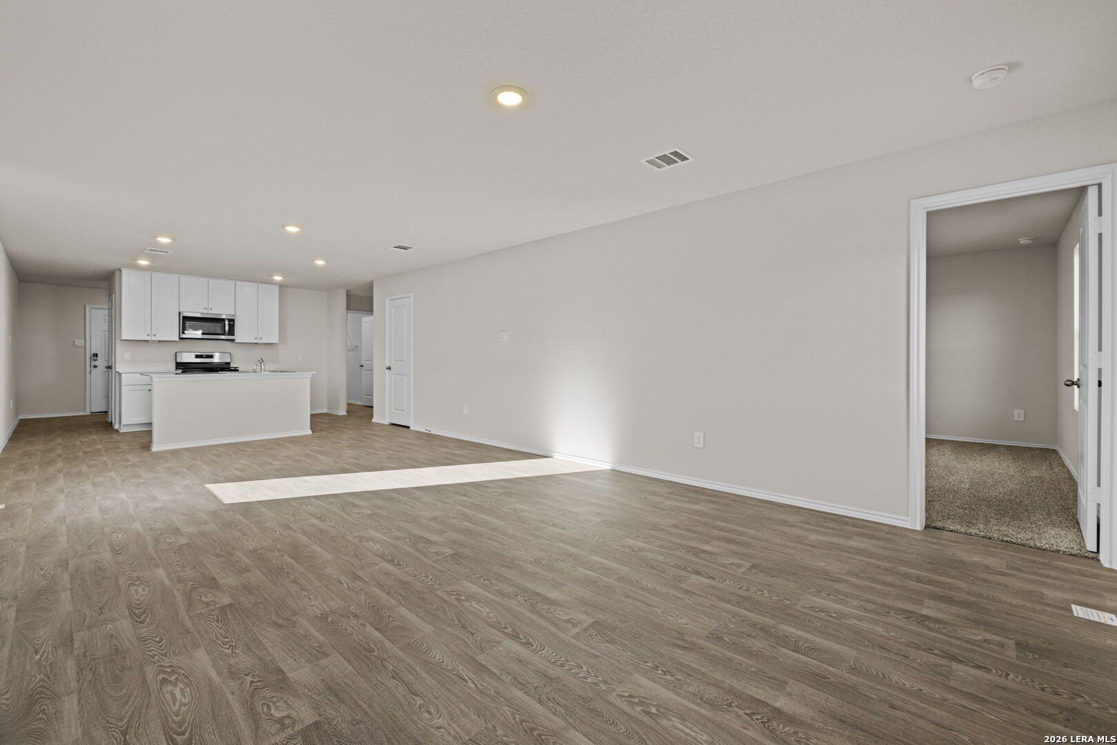 1009 Seedling. Seguin, TX 78155