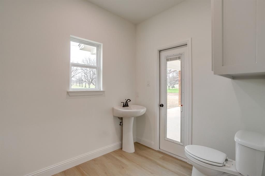 6705 Westover Drive. Granbury, TX 76049