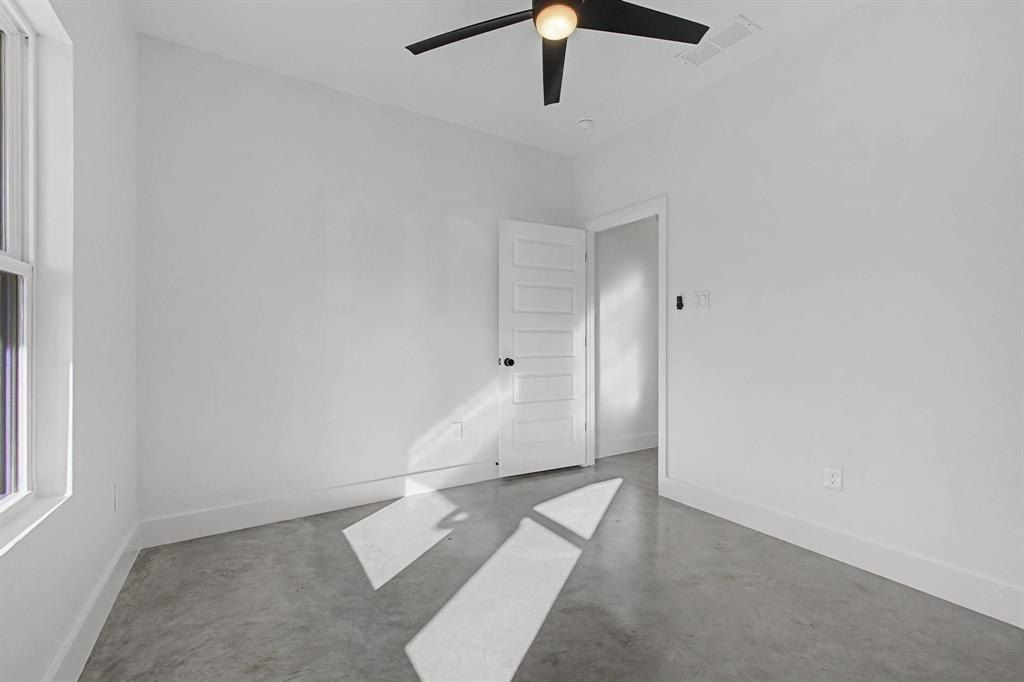 32 Pine Drive. Pottsboro, TX 75076