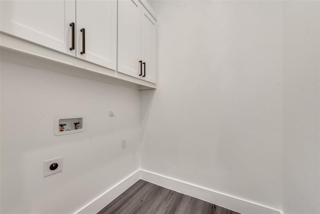 3811 Aransas Street. Dallas, TX 75212