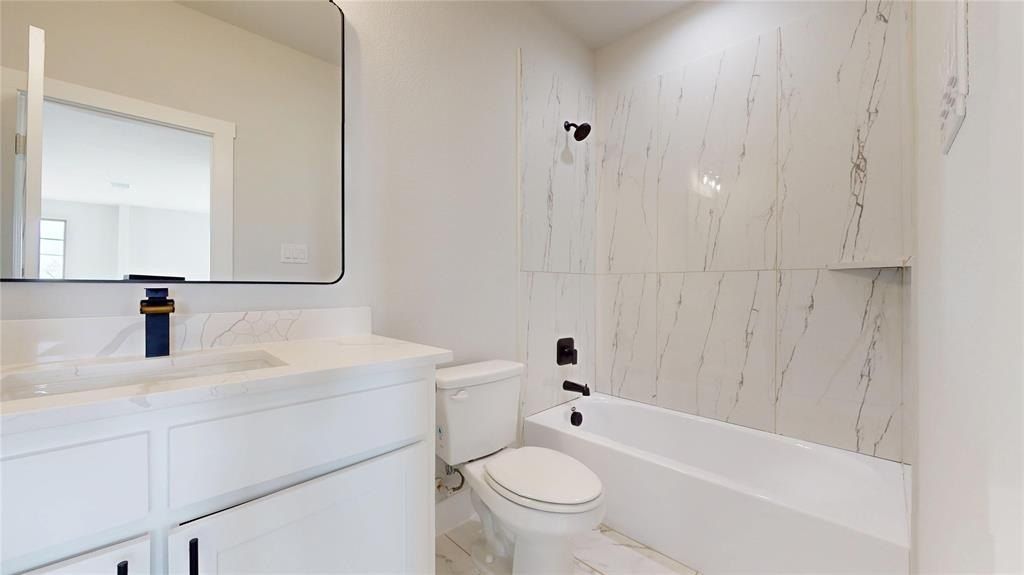 2339 4Th Street. Grand Prairie, TX 75051