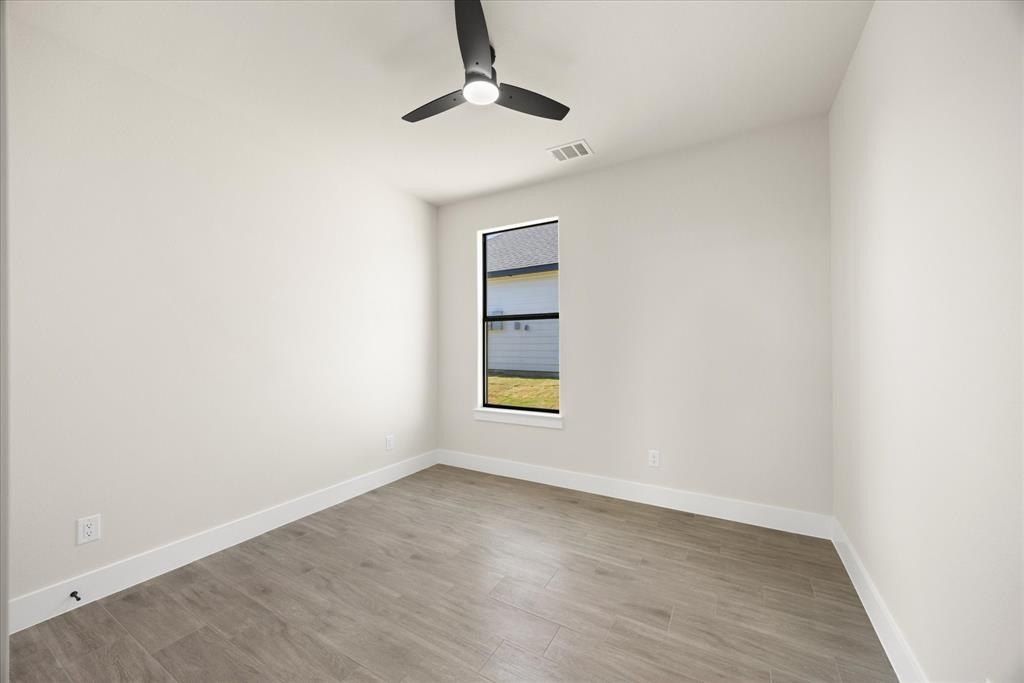 2316 Forest Hill Lane. Granbury, TX 76048