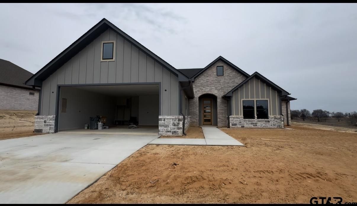 15510 C R 434. Lindale, TX 75771