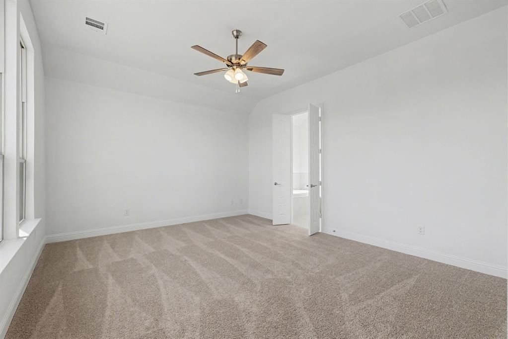 6009 Amber. Sanger, TX 76266