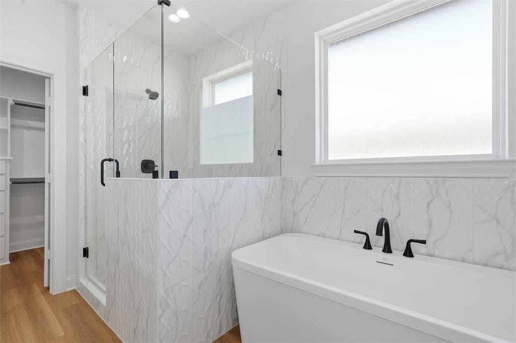 1316 Promised Land Road. Hewitt, TX 76643