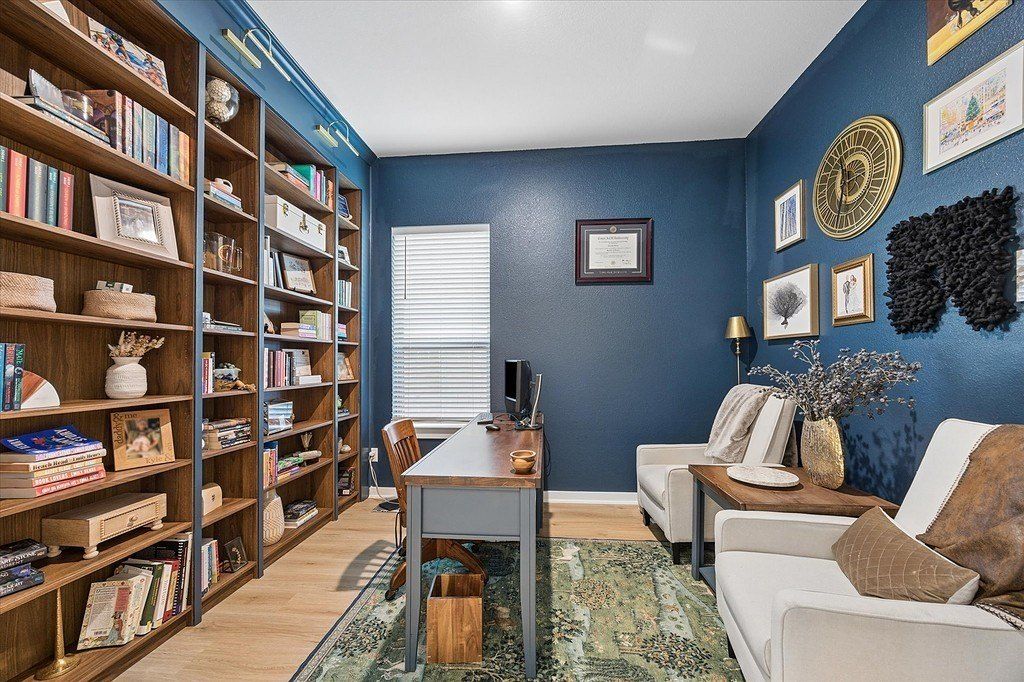 1099 Lilly Ln. Bellville, TX 77418