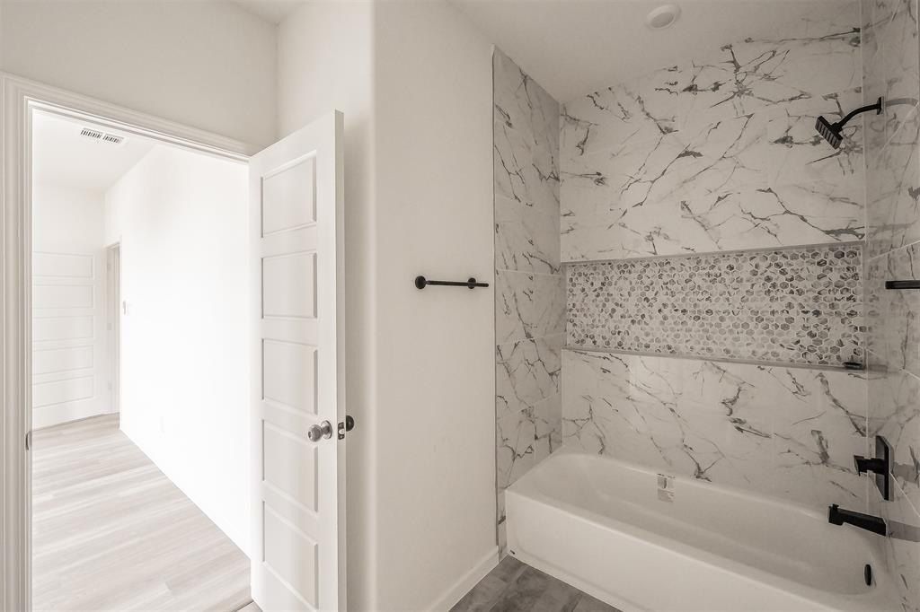 5708 Vanessa Court. Granbury, TX 76048