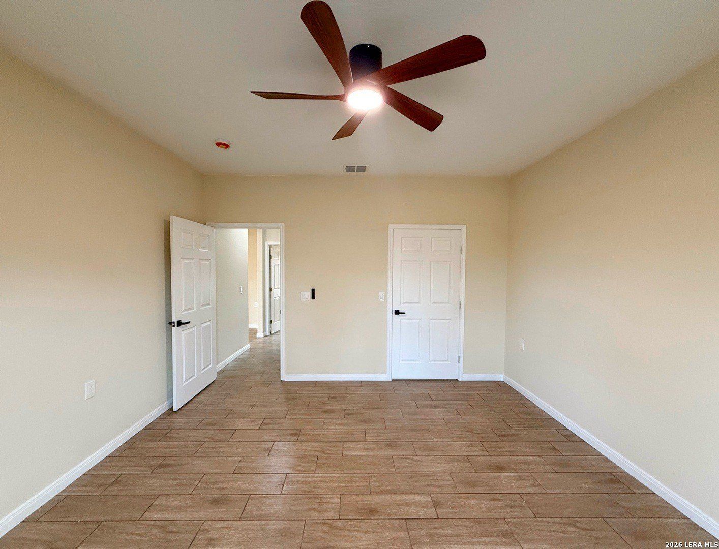 48 Grey Fox. Poteet, TX 78065