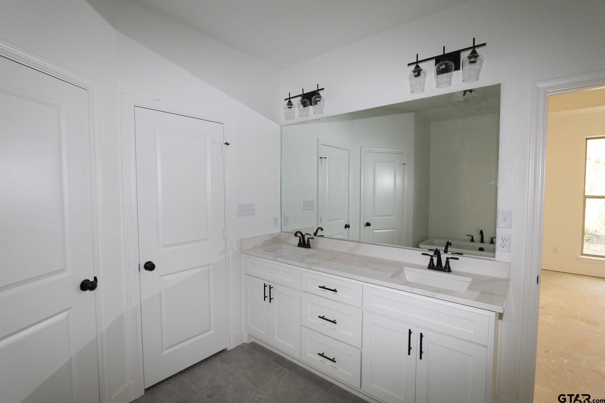 11786 Jayden Lane. Tyler, TX 75703